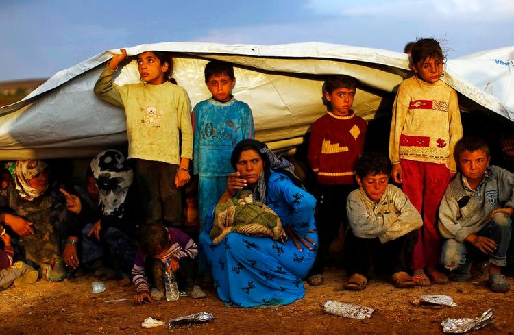 trængsel. 150.000 syrere er flygtet fra grænsebyen Kobani til Tyrkiet, hvor der ikke er husrum og efterhånden heller ikke hjerterum. 