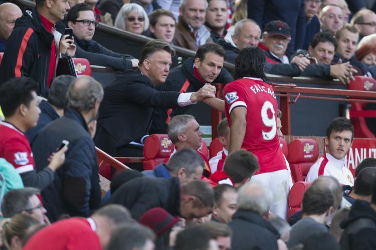 Tak. United-manager van Gaal har sagt, at han følte, det var  hans pligt, at hente Falcao til klubben, da muligheden pludseligt opstod. 