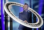 Eurovision. DR fik stor ros for afviklingen af Eurovision Song Contest, men økonomien løb helt af sporet. Her er det den rumænske deltager Paula &amp; Ovi (billedet), der sang 'Miracle' 