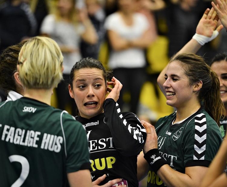 overlevelseskamp. Viborg HK er forsvarende danske mestre, men økonomien hænger dårligt sammen. 