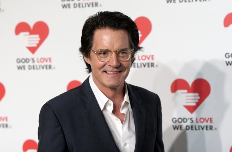 Comeback. Danske tv-seere har senest kunne opleve skuespilleren Kyle MacLachlan i rollen som handicappet ægtemand i serien 'Desperate Housewives', men i 2016 vender han tilbage i sin glansrolle som den skarpe og sære agent Cooper i Twin Peaks. 