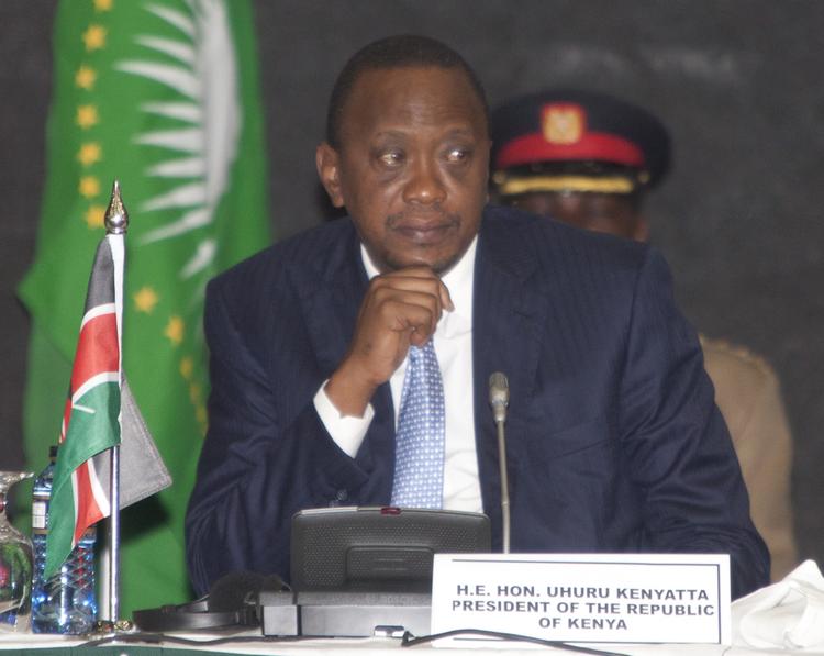 Afhøring. Kenyas præsdident, Uhuru Kenyatta, skal som det første siddende statsoverhoved til afhøring ved Den Internationale Straffedomstol. 