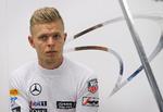 spritny. Kevin Magnussen og resten af formel 1-feltet skal komme sig oven på det voldsomme uheld i Japan i sidste uge, når det går løs i weekenden på den nye bane i Rusland. 