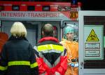 Virus. En læge fra Uganda, der blev smittet med ebola i Sierra Leone , er ankommet til behandling i Frankfurt. 