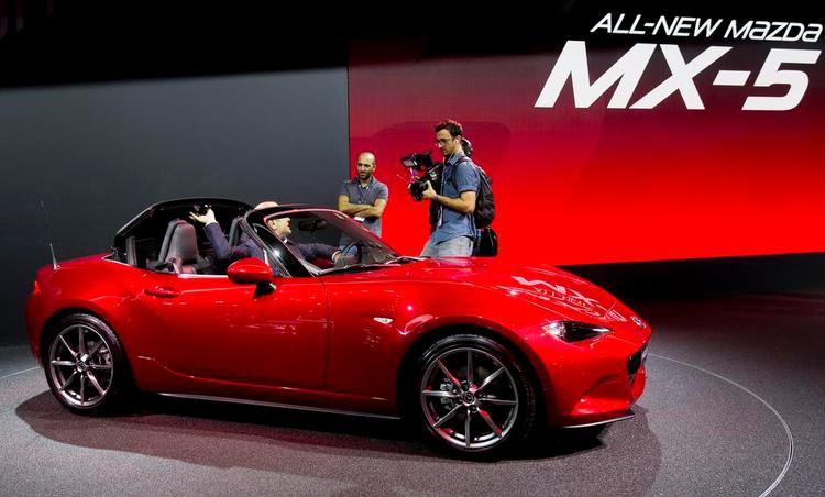 Klassisk. Mazda MX-5 holder fast i sine oprindelige proportioner, og den nye model taber 100 kg i vægt. 