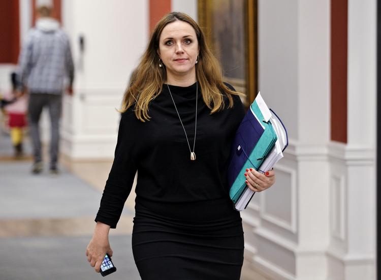 Exit. Justitsminister Karen Hækkerup (S) går af og stopper helt i dansk politik. 