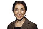 Folketinget. Partifællen Yildiz Akdogan aflæser Karen Hækkerup (S) i Folketinget. 