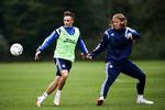 Klar. Topscoreren og kaptajnen under træningen i Aalborg tidligere på ugen. I aften skal Lasse Vigen (tv) og Jannik Vestergaard i aktion første gang mod Island. Danmark er favoritter. 