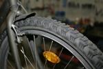 Arbejdsforhold. Flere cykelsmede fortæller, at de aflønnes med værktøj for overarbejde. 