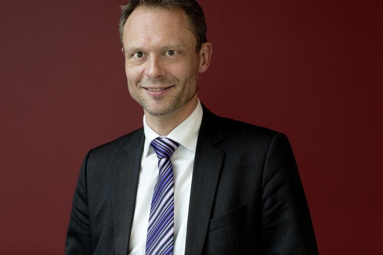 kulturborgmester i København, Carl Christian Ebbesen (DF), ønsker at åbne Rådhushallens hellige haller for de kontroversielle værker. 