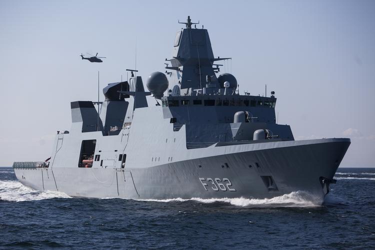 Spænding. Et russisk militærskib, helikopter og ubåd er blevet opdaget i Østersøen i de sidste par måneder. På billedet ses et dansk krigsskib i Kattegat. 