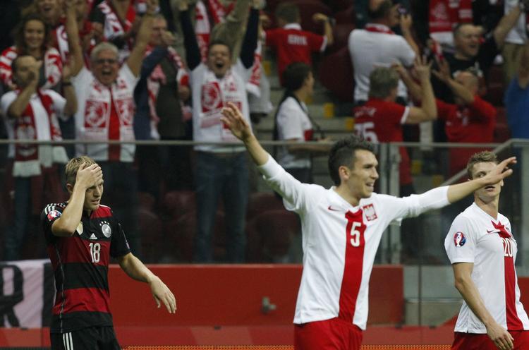 2-0. Tyskland og Toni Kroos (tv.) har nu tabt to kampe siden VM-finalesejren. 