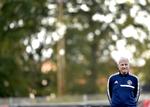 ENDELIG. Efter defensivt indstillede Armenien og Albanien står Morten Olsen over for en anden taktisk opgave, når det tirsdag gælder Portugal. 