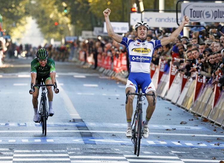 Nedtur. Thomas Voeckler (tv) blev den lille i spurten i Paris Tours. Det passede ham ikke. 