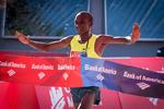 VelKENDT.En kenyaner først over målstregen. Sådan skal det være, når der er maratonløb. Som i går i Chicago, da Eliud Kipchoge vandt. 