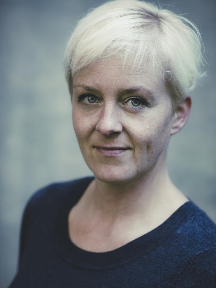 Stordrift. Katja Holm, formand for Dansk Skuespillerforbund, er bekymret for, om sammenlægningen af teaterskolen vil føre til ensretning og bureakrati. 