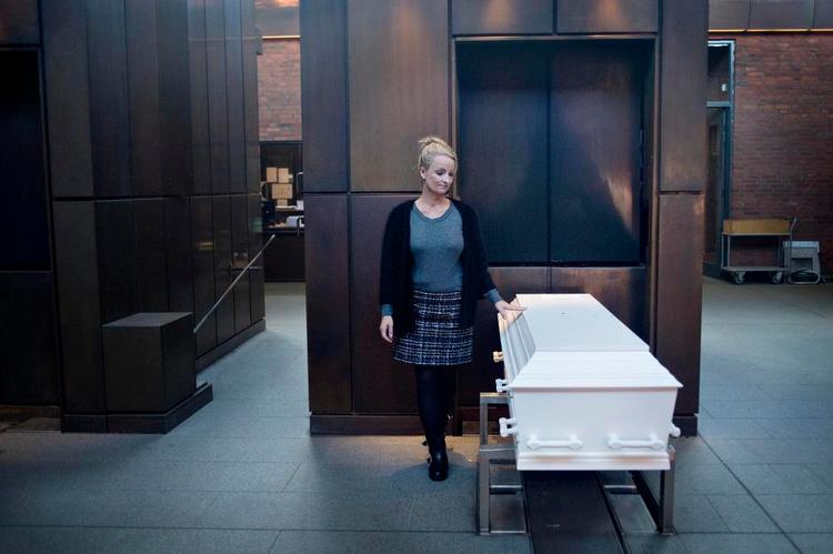 nyt job.Camillia Wiinberg er gået fra job som ejendomsmægler til selvstændig bedemand. 