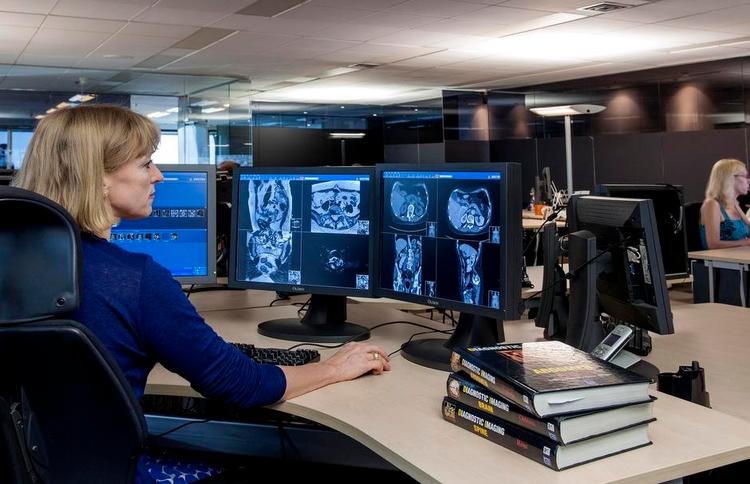 analyser. Det svenskejede Telemedicin Clinic analyserer medicinske billeder fra sygehuse i bl.a. Danmark. Her er det hovedkvarteret i Europa. 