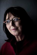 Oplevelser. Mette Fugl tager læseren med på en rejse i udenrigskorrespondenternes fragmenterede verden i sine erinderinger. Melkankolien er med hele vejen. Det samme er letheden og engagementet. 