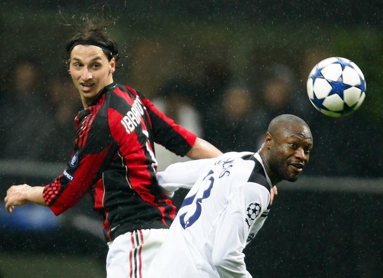 STORSPILLER. I sine tolv år i engelsk fodbold spillede William Gallas (th.) i Champions League for både Chelsea, Arsenal og Tottenham, hvor han stod over for Zlatan Ibrahimovic fra AC Milan i 2011. 