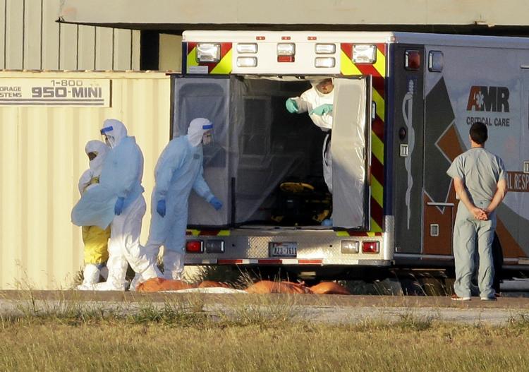 Alarm. Flere ansatte på Texas Health Presbyterian Hospital frygtes at være blevet smittet med ebola. 