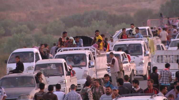 Borgerkrig. IS-krigernes fremmarch har øget de i forvejen omfattende flygtningestrømme. Her er det yazidier - som tilhører en religiøs minoritet - der flygter. 
