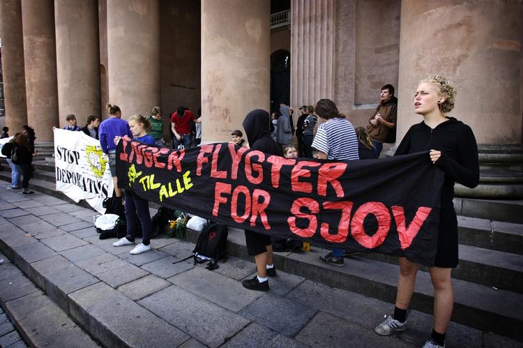 skam. Flygtninge er »uønskede gæster«, sagde socialdemokraternes udlændinge- og integrationsordfører Mette Reissmann i denne uge. Men det var for slemt for resten af partiet. 