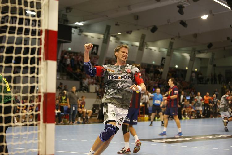 UAFGJORT. FC Barcelona førte hele anden halvleg i Brøndby Hallen - indtil der manglede ti sekunder. 