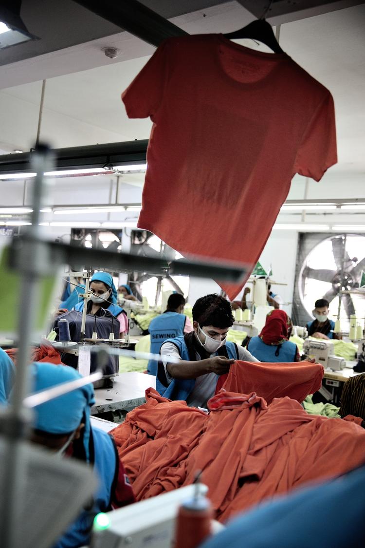 Eftertanke. »Vi kan alle gøre noget for at skåne miljøet, for eksempel ved at gå efter kvalitetstøj, der holder længe«, siger miljøminister Kirsten Brosbøl. 