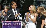 Sensation. Dave Brat og hustruen Laura har grund til at juble. 