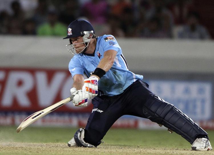 matchfixer. Den tidligere landsholdsspiller for New Zealand,  Lou Vincent, blev i maj 2014 tiltalt for 14 tilfælde af aftalt spil i forbindelse med cricketkampe. 