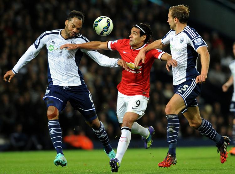 Stjerne. Radamel Falcao (i midten) startede på bænken mod West Bromwich og mangler endnu at bevise, at han kan gøre en markant forskel i Manchester United. 