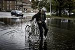 efterårsregn. Der kommer mere af det her i det kommende døgn. Billedet her er fra søndag i København. 