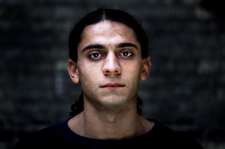 digter. Den finske medie- og bogverden sidder sikkert stadig og funderer over, hvad der ramte dem, dengang Yahya Hassan var på lanceringsbesøg med 12 interviews i løbet af kort tid. 