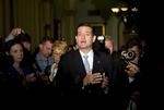 Ideologisk. Som medlem af Senatet er Ted Cruz ikke selv påvirket af kreativt tilrettelagte valgdistrikter. Den texanske senator er til gengæld en frontfigur for partiets konservative fløj, og han var kraftigt medvirkende til, at mange republikanere nægtede at indgå et bdgetforlig med demokraterne trods en truende betalingsstandsning. Her ses han, efter at en del af de republikanske kongresmedlemmer accepterede en aftale med demokraterne. 