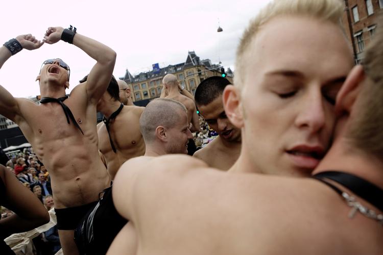 Kys. Glade mennesker til Copenhagen Pride. Arkivfoto: Thomas Borberg 