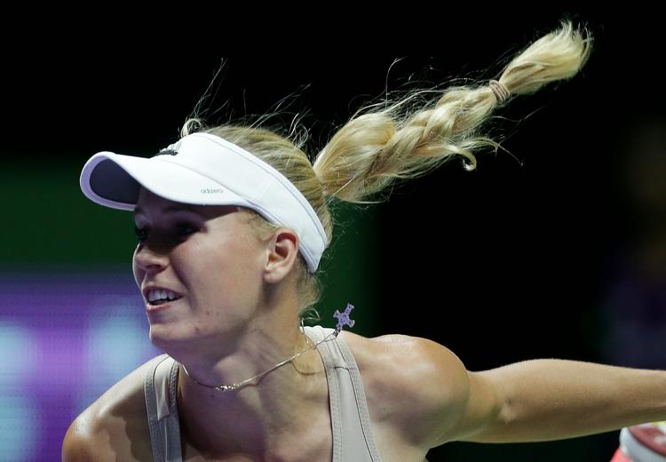spillestil. Caroline Wozniacki viste igen god defensiv tennis mod Maria Sharapova, men der er kommet nye offensive våben i danskerens arsenal. 