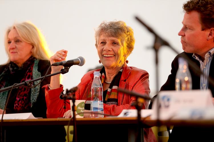 Debat. Margrete Auken (SF) og Morten Helveg Petersen (R) kunne godt få smilene frem, da der var debat mellem spidskandidaterne til EU-valget. 