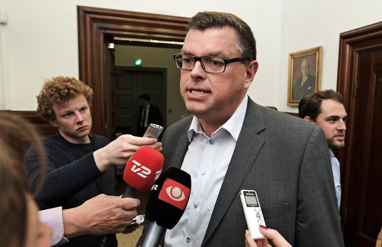 ASYL Det er en ekstraordinær situation, der gør, at regeringen nu foreslår at finansiere merudgifter på asylområdet med bistandskroner, siger udviklingsminister Mogens Jensen. 