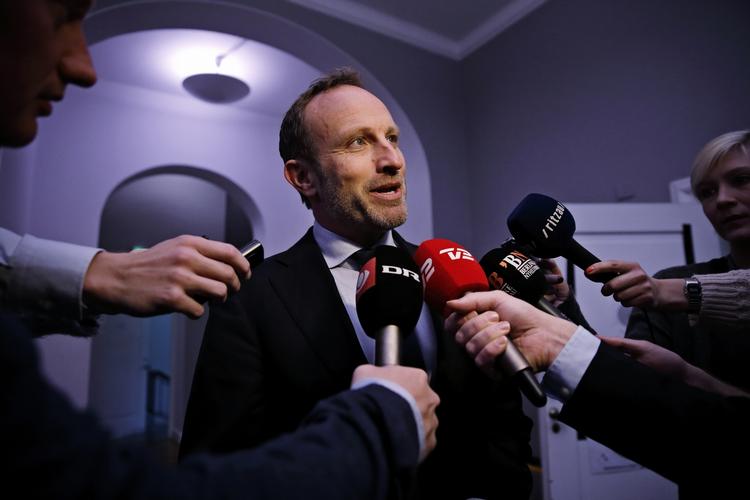 Reaktion. Martin Lidegaard og regeringen vil gå videre med tyrkernes løsladelse af den formodede gerningsmand til attentatforsøget på Lars Hedegaard. 