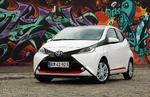 markant. Frontpartiet på Toyota Aygo er tegnet som et stort X. Udtrykket kan forstærkes med mange pyntedetaljer. 