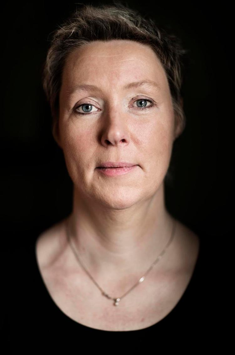 kræftkur. Charlotte Bruus Jensen er blevet behandlet med den nye T-celle-terapi på Herlev Sygehus, men i hendes tilfælde har kuren ikke helbredt hende, og hun bliver nu behandlet med et andet nyt middel. 