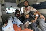 Pres. Oprørerne i Aleppo er under pres fra regeringshæren. Her ses sårede oprørere i Aleppo i en ambulance på et billede fra aktivistgruppen AMC taget 19. august i år. Billedet er verificeret af AP. 