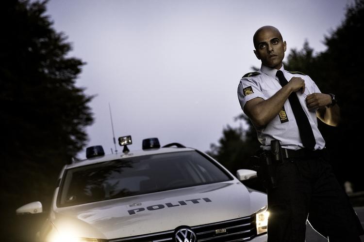 POLITI. Politiet har på kort bragt en alvorlig bunke med uregistrerede asylansøgere ned. Men det har kostet vikarer, nyt udstyr og over 7.000 ekstra arbejdstimer. 