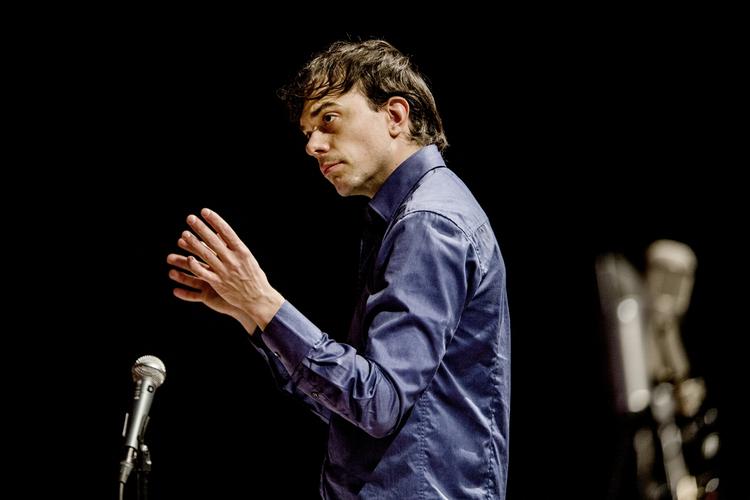 Darcy James Argue besøgte Danmark for første gang ved en fremragende koncert med DR Big Band i januar 2013. Og det var som en glimrende satsning at få ham tilbage, skriver Politikens anmelder. 