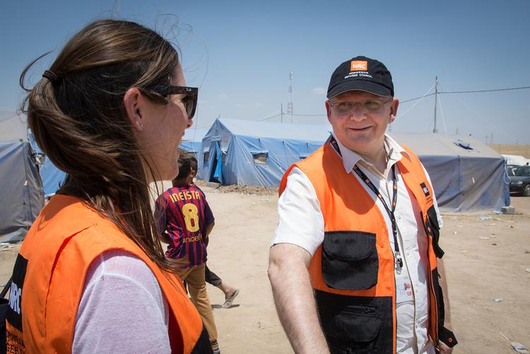Travl. Opgaven med at sikre de mange flygtninge fra Syrien og i Irak er enorm, siger den danske regionaldirektør for Norsk Flygtningehjælp, Carsten Hansen. Her fotograferet i juni i Irak. 