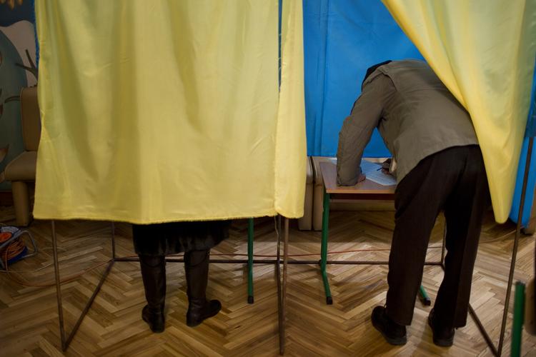 VALG: I alt er der 36,514,49 registrerede vælgere i Ukraine. Men omkring 13 procent af vælgerne har ikke mulighed for at stemme på grund af konflikten med Rusland. 