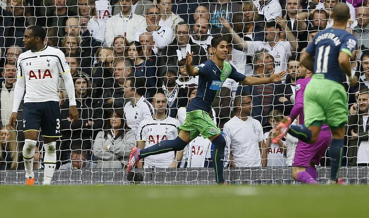 2-1. Med to mål på 12 minutter - det andet af Ayoze Perez - fik Newcastle vendt kampen mod Tottenham på hovedet. 