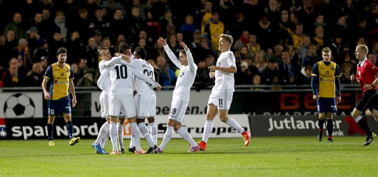 0-1. Med sit første Superligamål i tre måneder bragte Nicolai Jørgensen FCK foran i Hobro. 