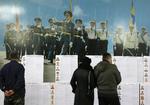 STEM. I dag er første gang, at ukrainerne får mulighed for at sende et signal til enten EU eller Rusland ved stemmeurnerne, efter de voldsomme uroligheder i landet begyndte tidligere i år. 